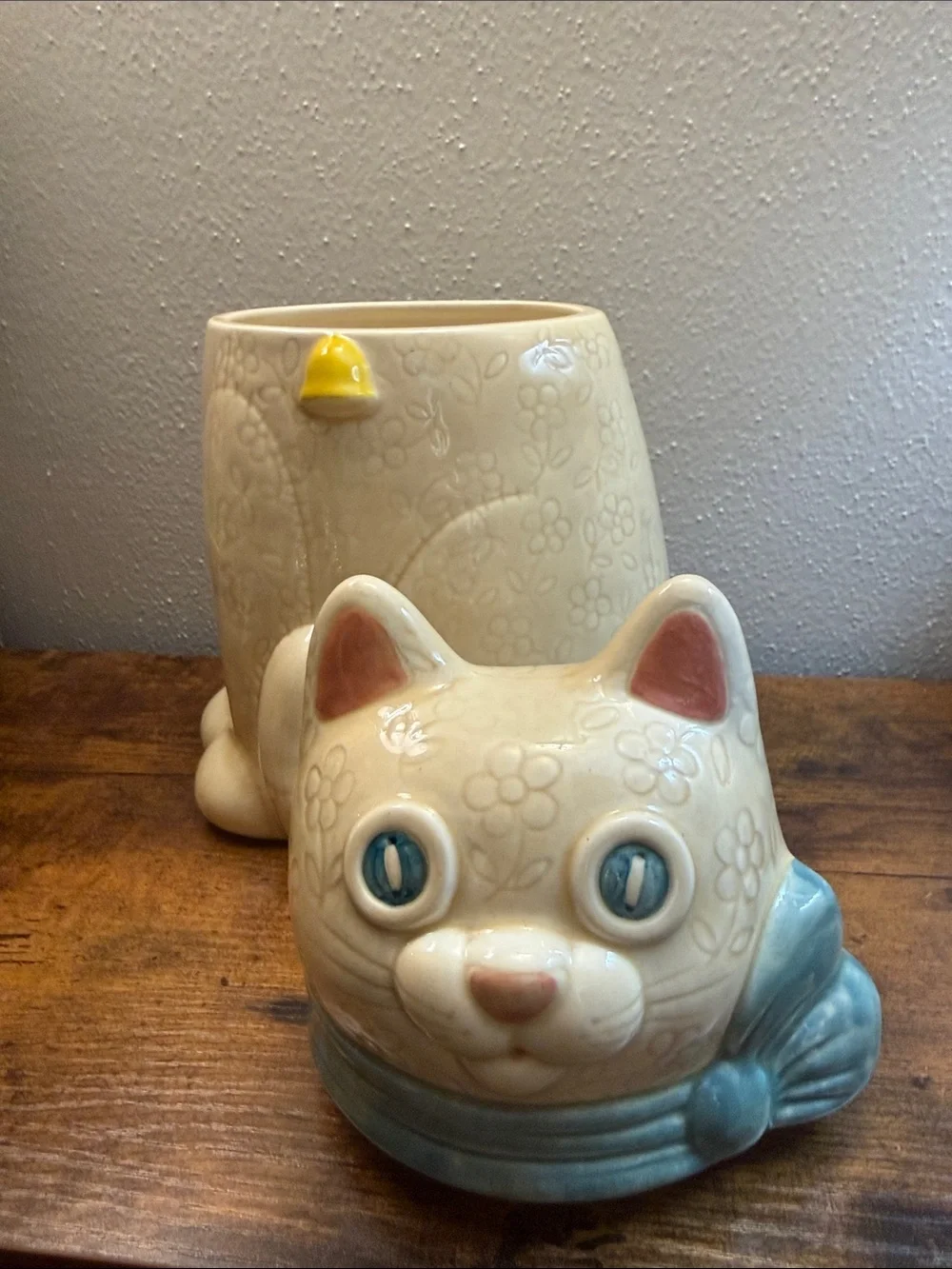 Poppy Trail Cat Cookie Jar Canister Ceramic Kitchen Food Storage